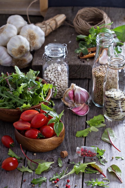 Zestaw składników na kuchennym blacie
